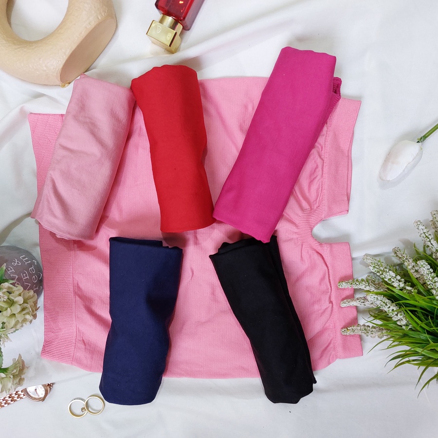 شورت  قصير براند  ميجا (الخامة نايلون ناعمة جدا )